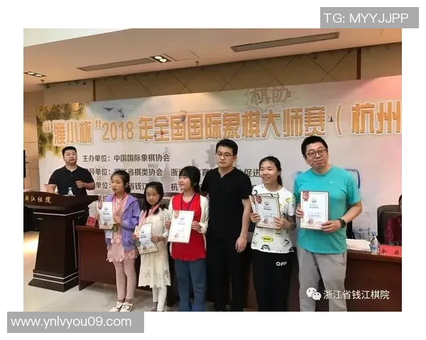 杭州排球队在大师赛中的默契配合展现团队实力与战术智慧